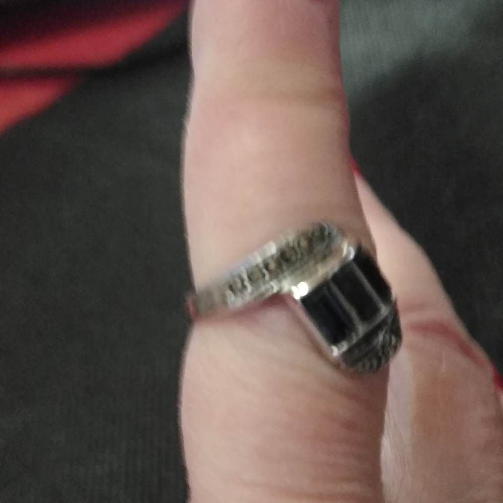 Ring - Picture 2 of 4